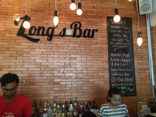 saraherhodes-longs-bar